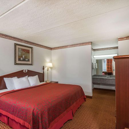 Days Inn By Wyndham Hurricane Mills Εξωτερικό φωτογραφία
