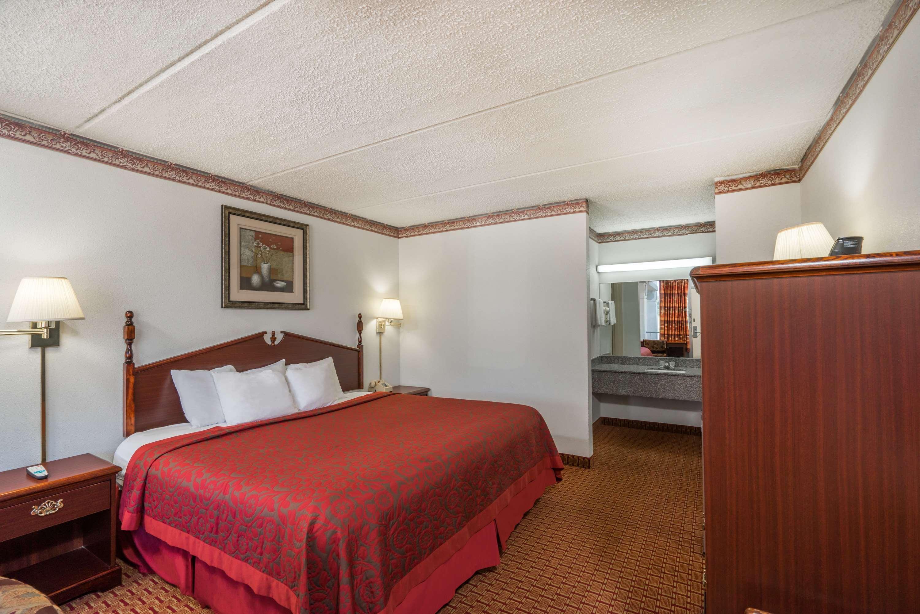 Days Inn By Wyndham Hurricane Mills Εξωτερικό φωτογραφία