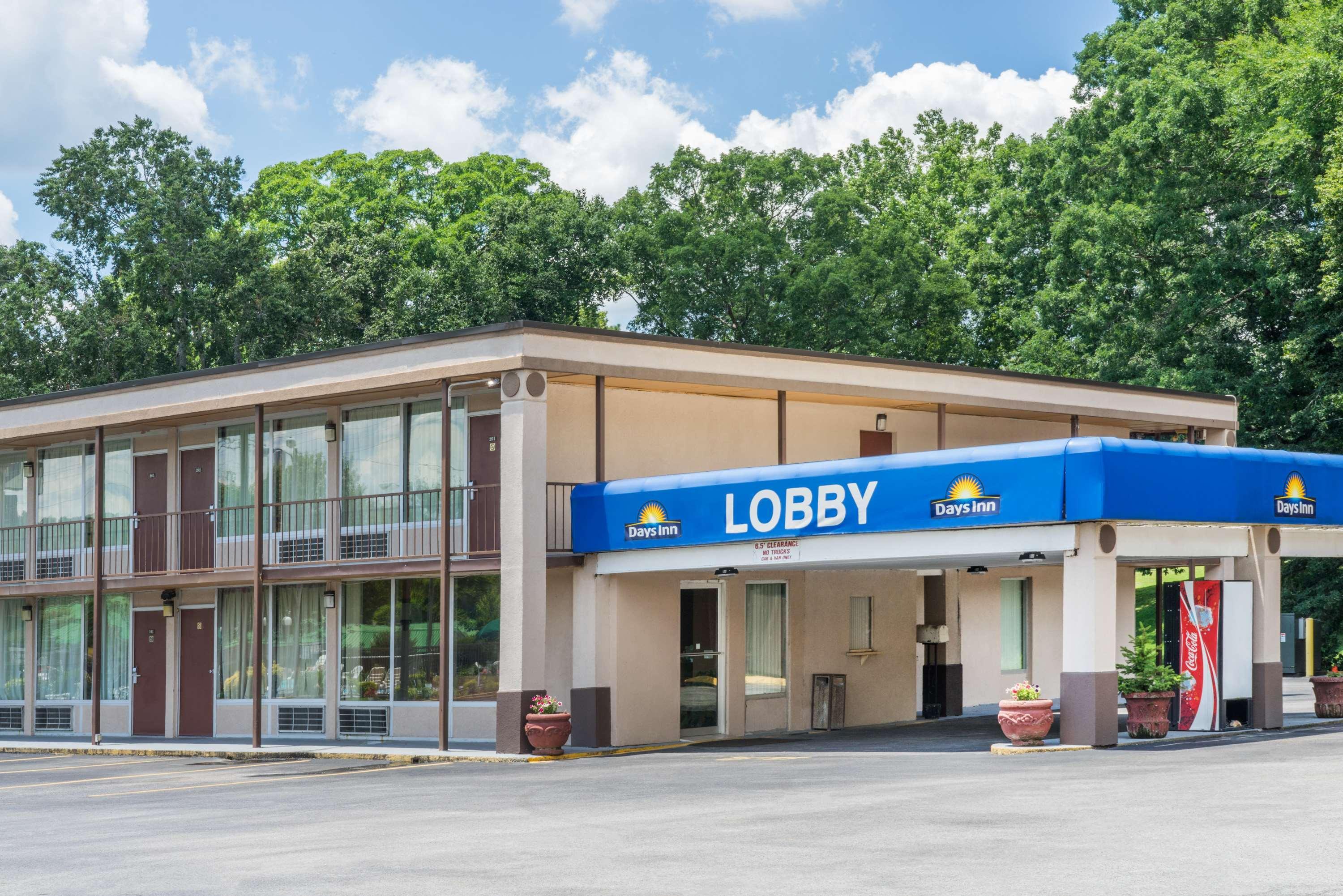 Days Inn By Wyndham Hurricane Mills Εξωτερικό φωτογραφία