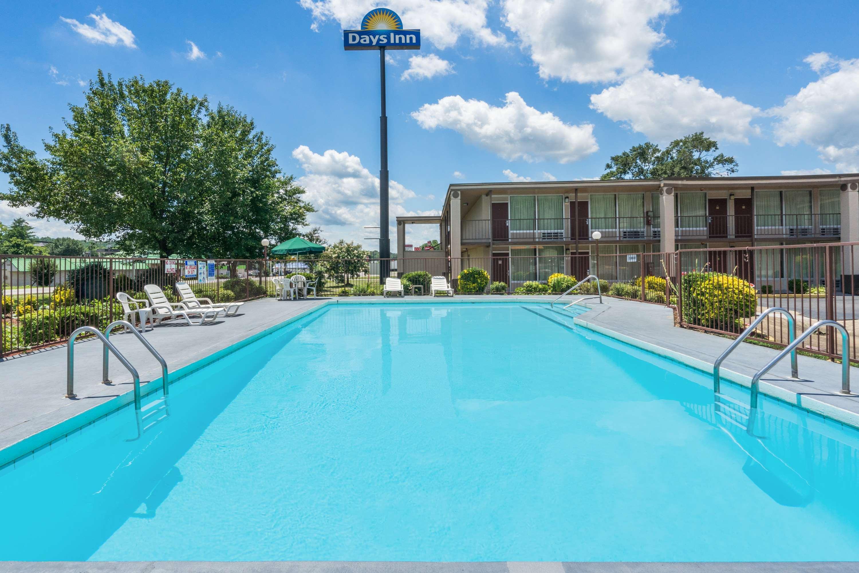 Days Inn By Wyndham Hurricane Mills Εξωτερικό φωτογραφία